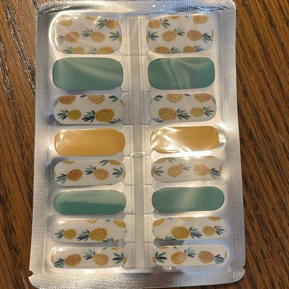 6 Colorful Nail Wraps Set - Picture 2 of 8